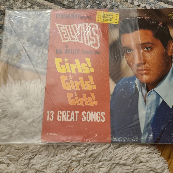 Paramount Pictures Elvis in Girls, Girls, Girls vintage vinyl record. GUC - Picture 9 of 9